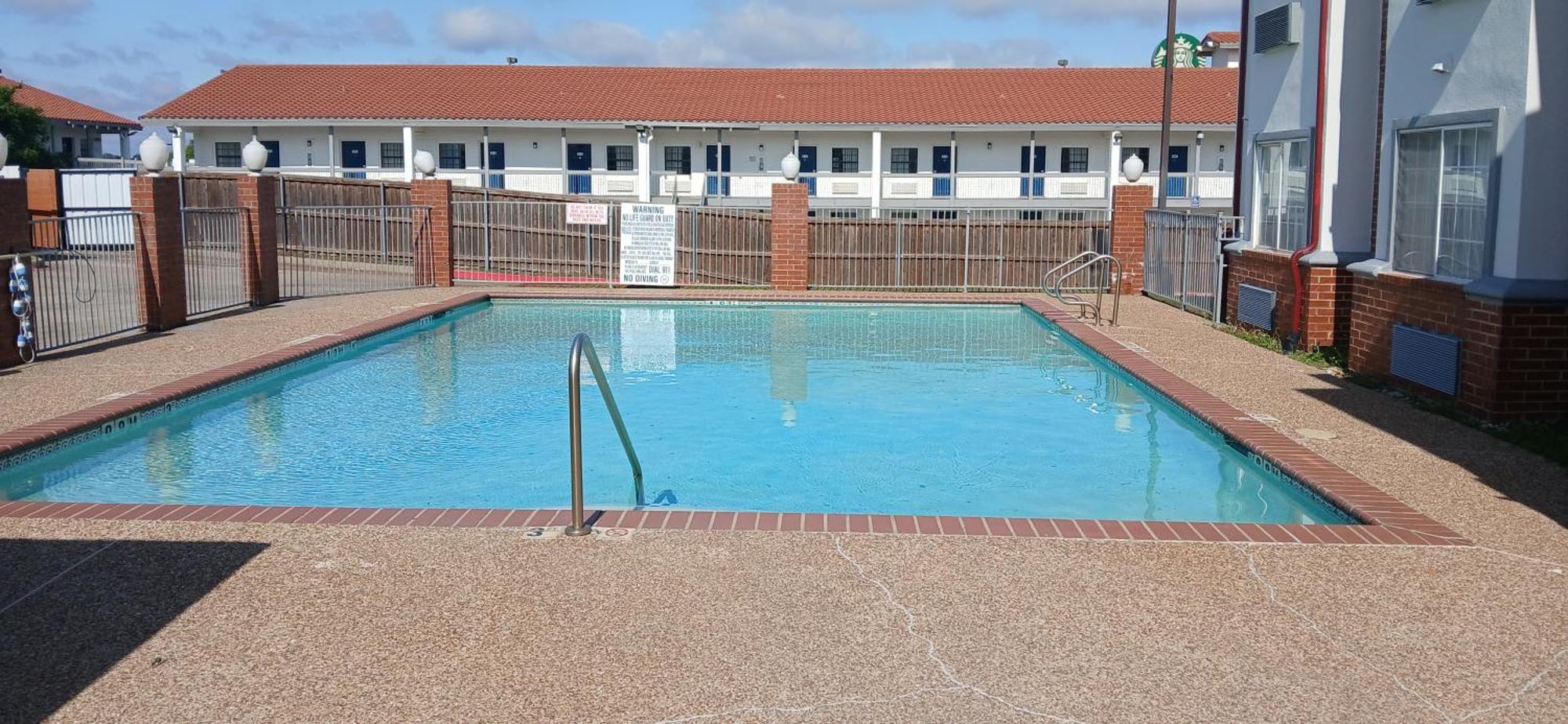 Red Roof Inn & Suites Euless - Dfw Airport Southwest Exteriér fotografie